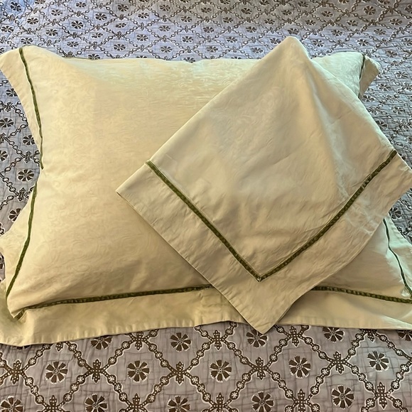 Bella Notte Pale Yellow Velvet Trim Pillow Shams - Picture 1 of 13